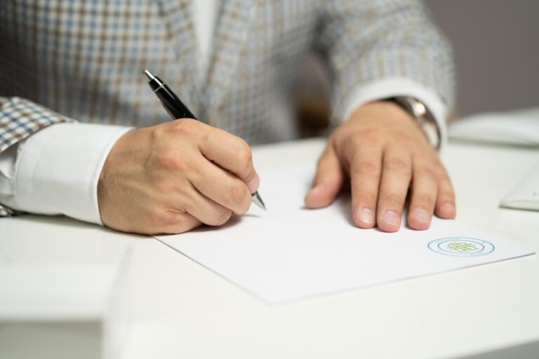 司法書士による相続登記と契約書作成の違いは何ですか？